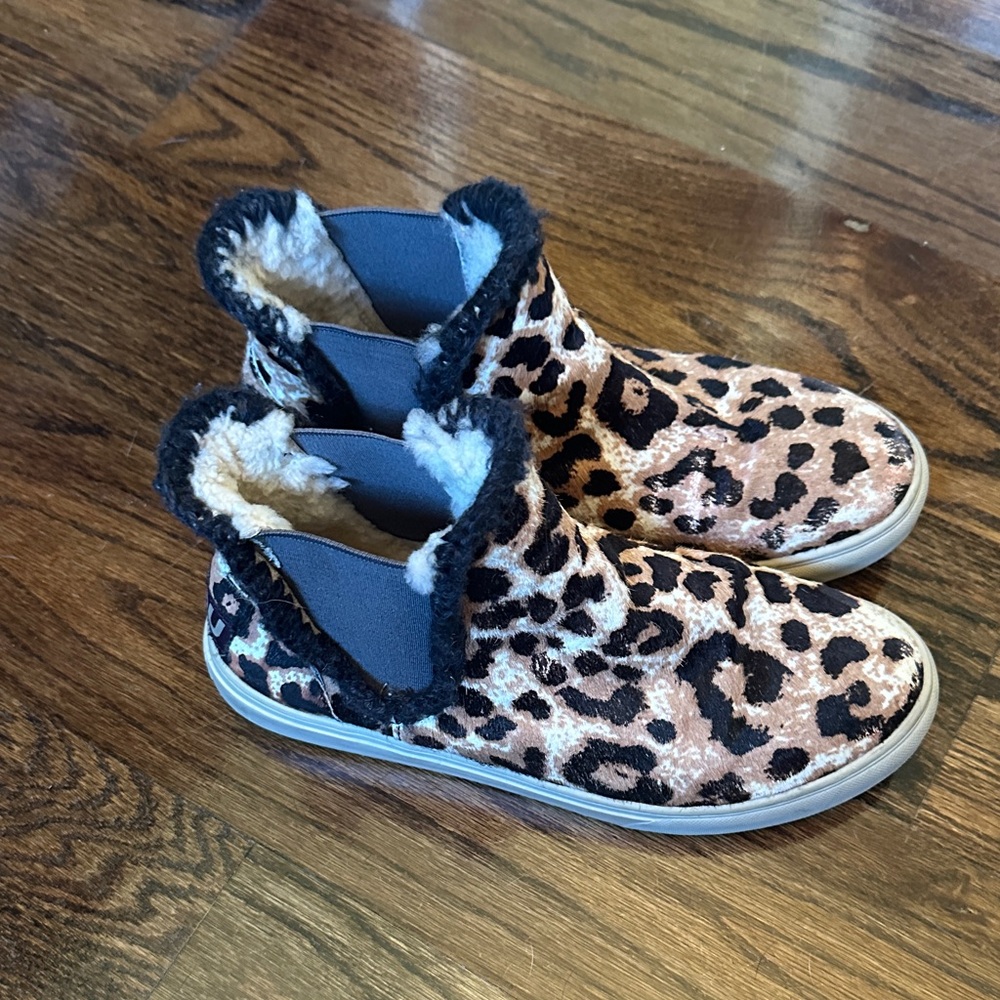 MOU Shoes Leopard Print Pony Hair Eskimo Chelsea Fur-Lined Slip-On Shoes (39) 8